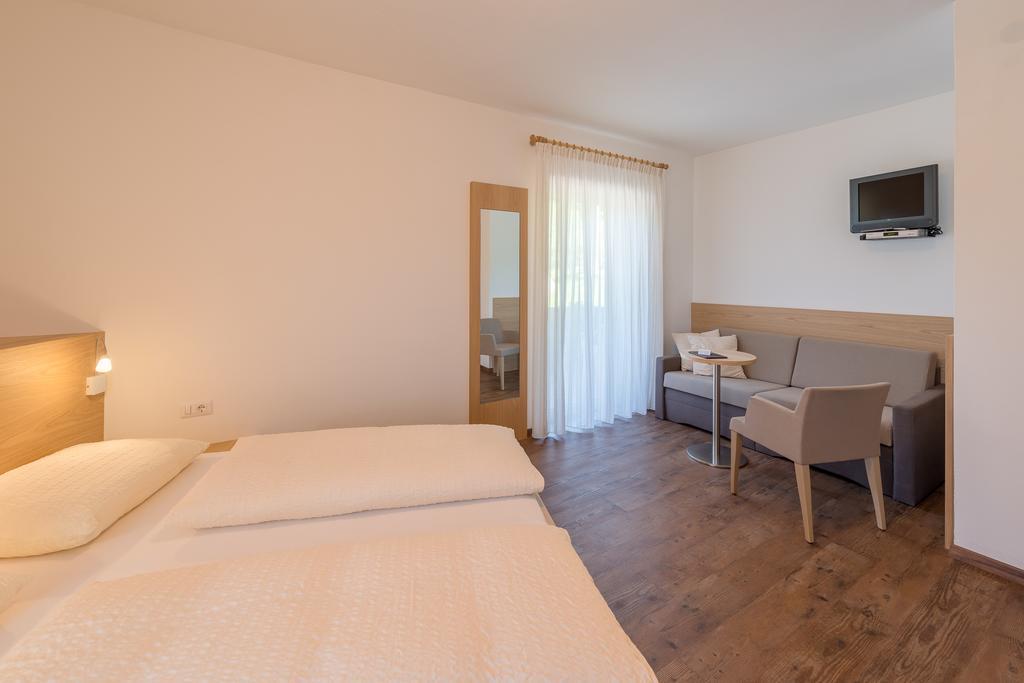 Pension Etschblick B&B Frangarto Exterior photo
