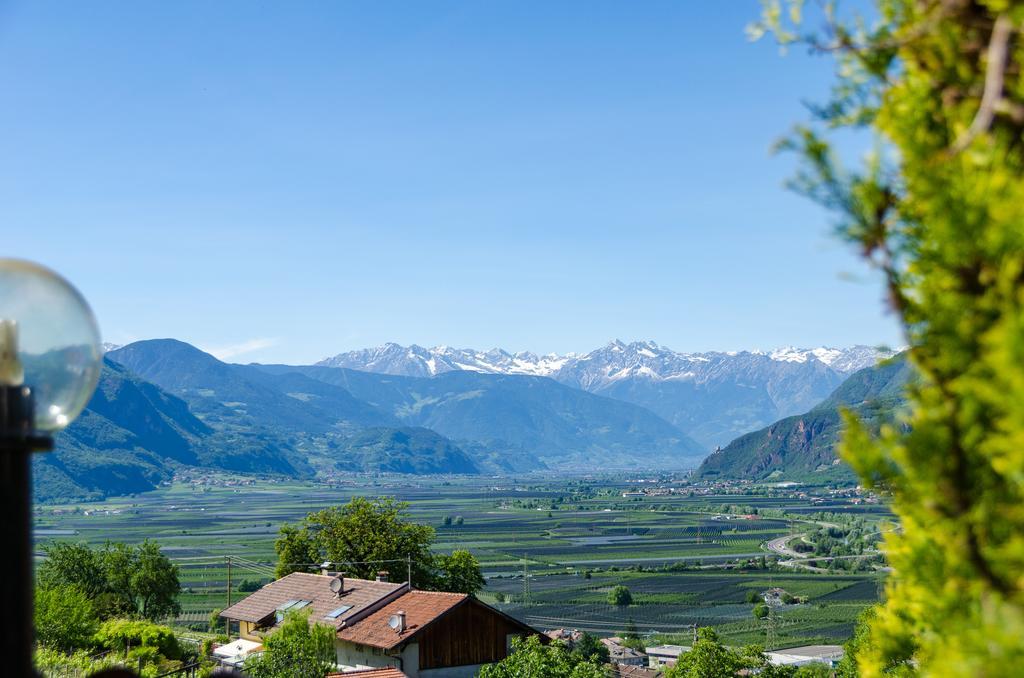 Pension Etschblick B&B Frangarto Exterior photo